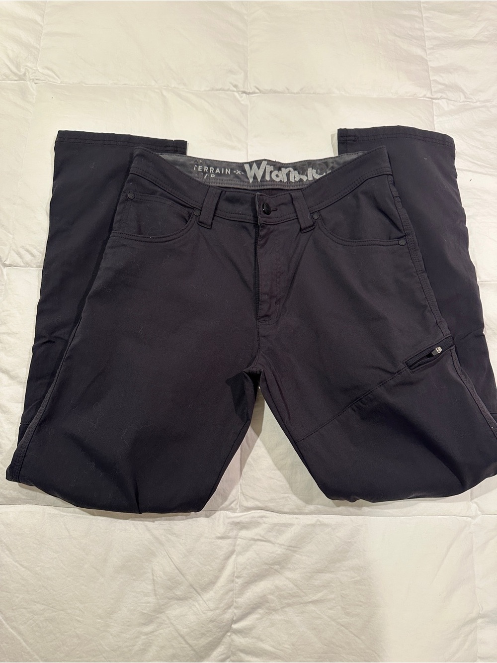 Wrangler Men’s Black Slim Straight Terrain pants